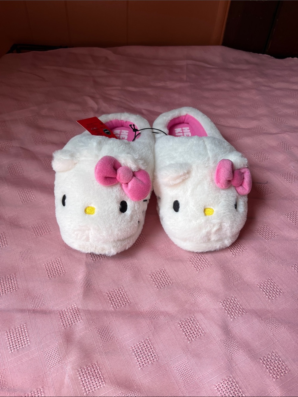 Hello Kitty White Plush Slippers with Pink Bows - Picture 2 of 3